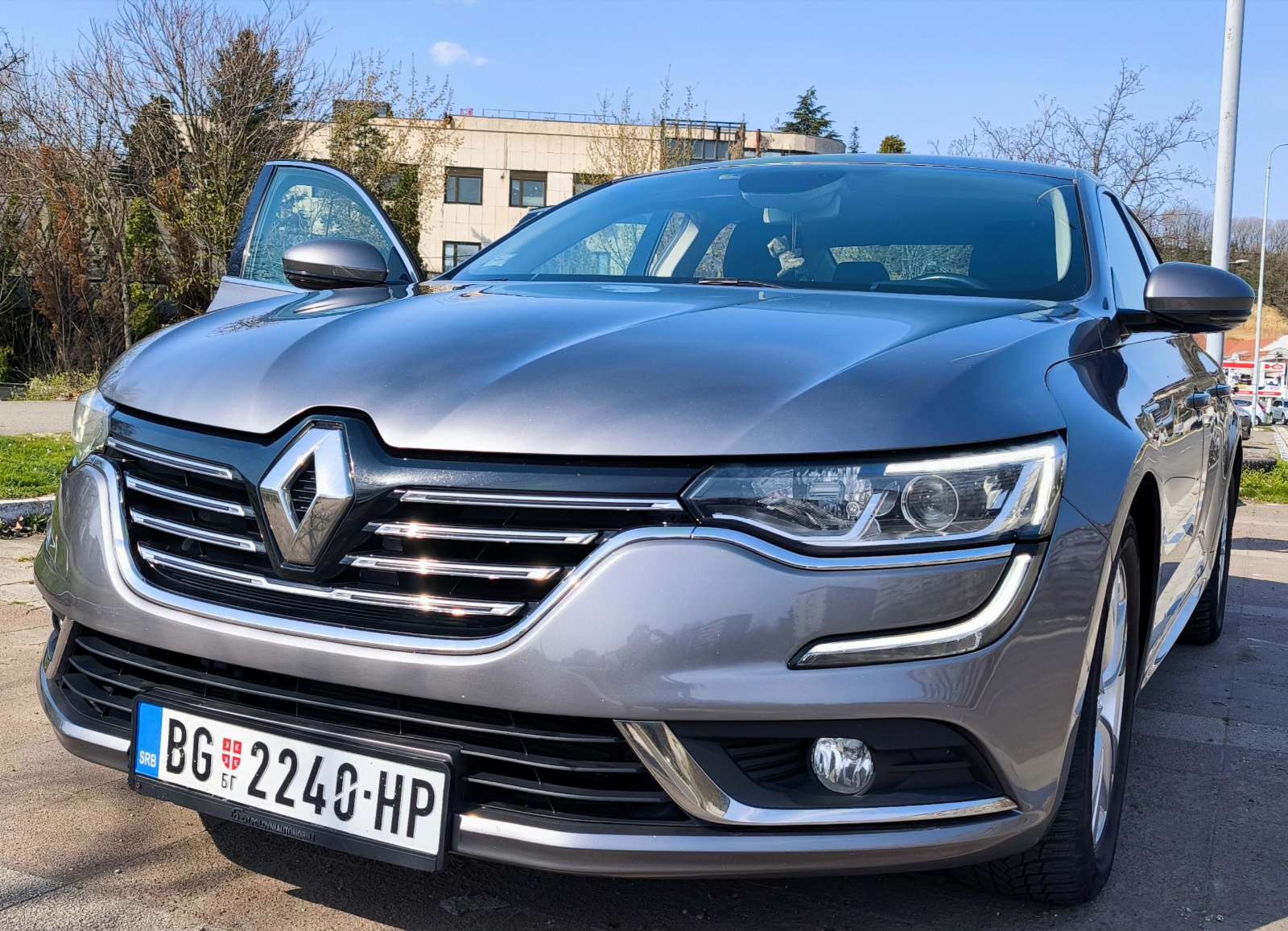 renault-talisman-big-0