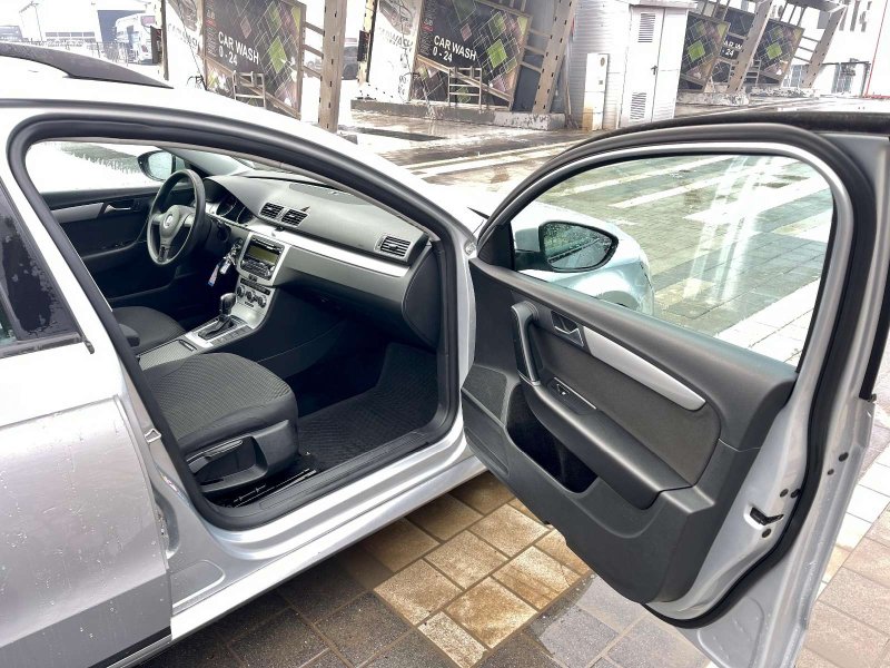 volkswagen-passat-b7-20-2012-godiste-small-10