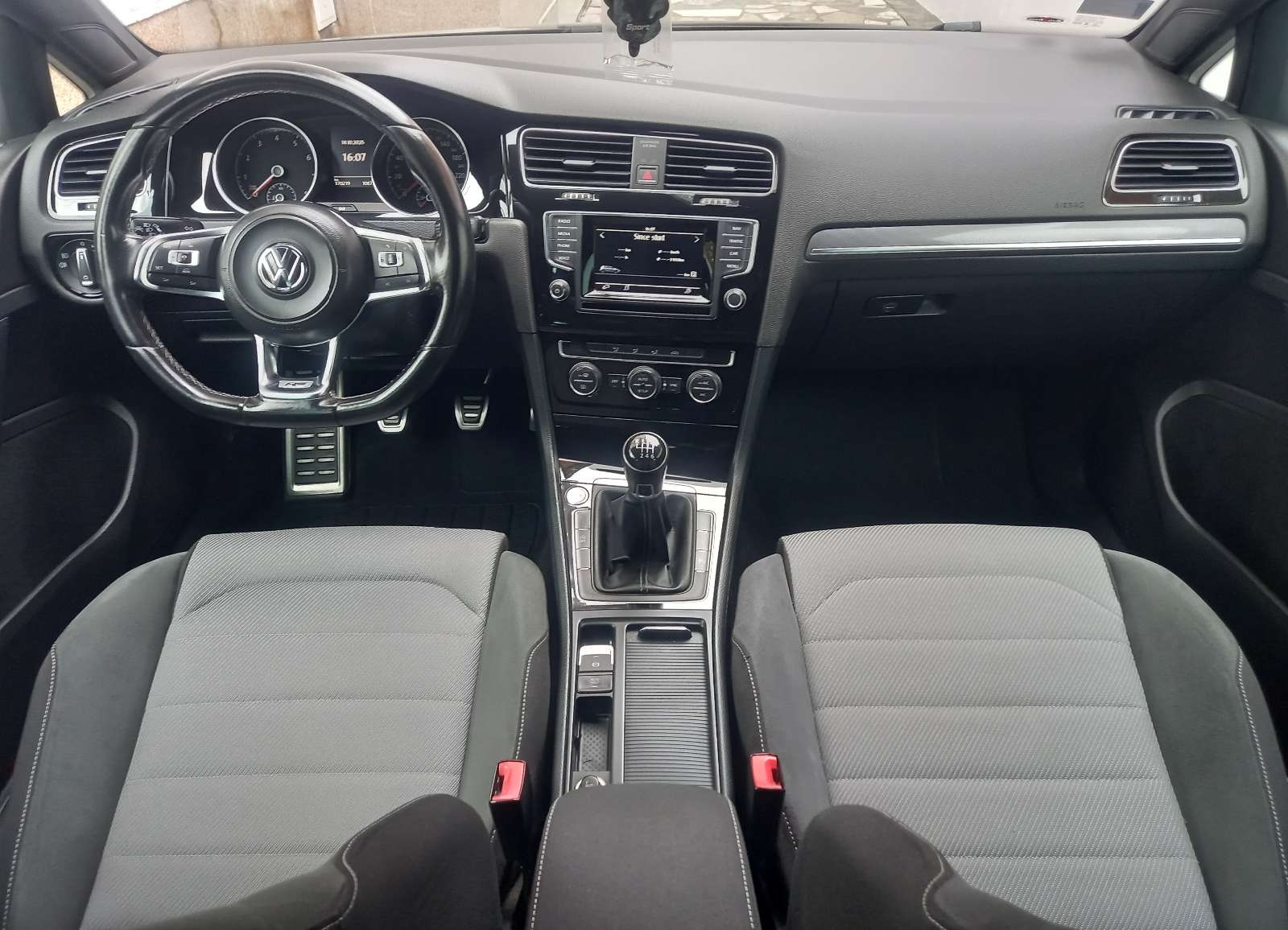 golf-7-r-line-big-13