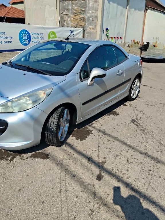 peugeot-207cc-big-2