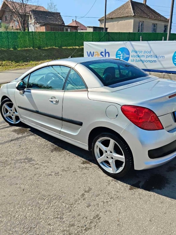 peugeot-207cc-big-3