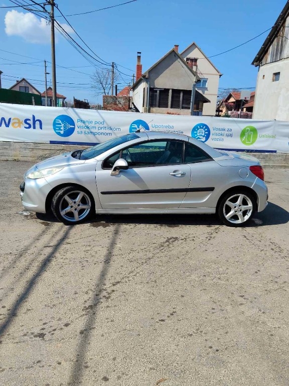 peugeot-207cc-big-1