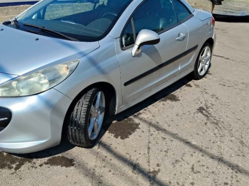 peugeot-207cc-small-2