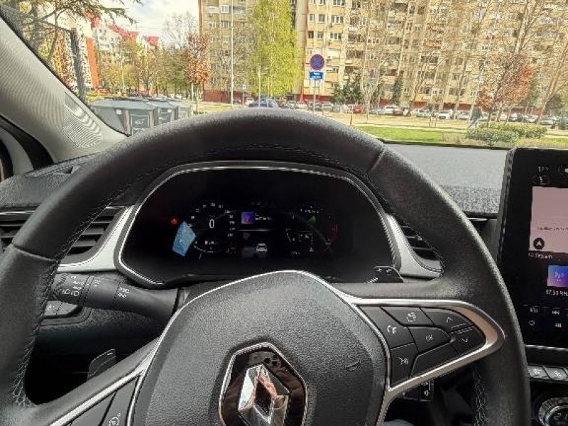 renault-captur-small-9