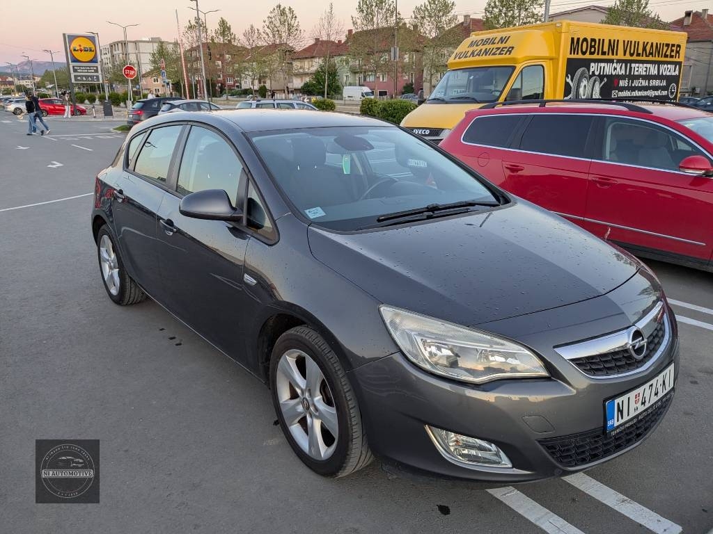 opel-astra-j-14-big-1