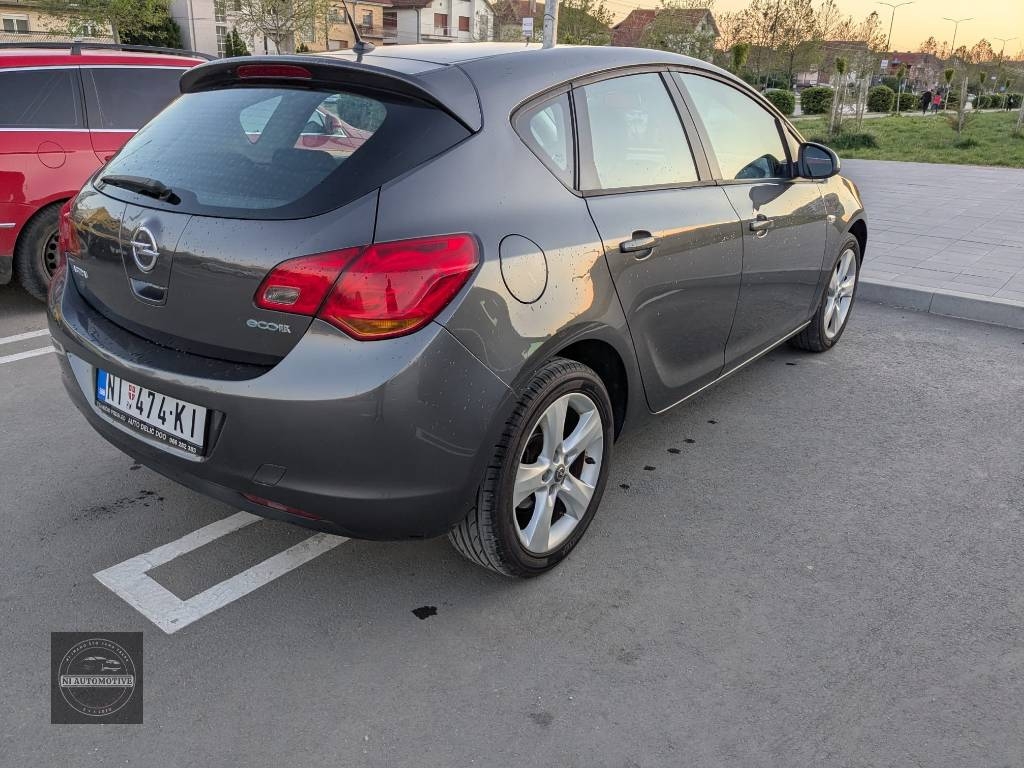 opel-astra-j-14-big-2