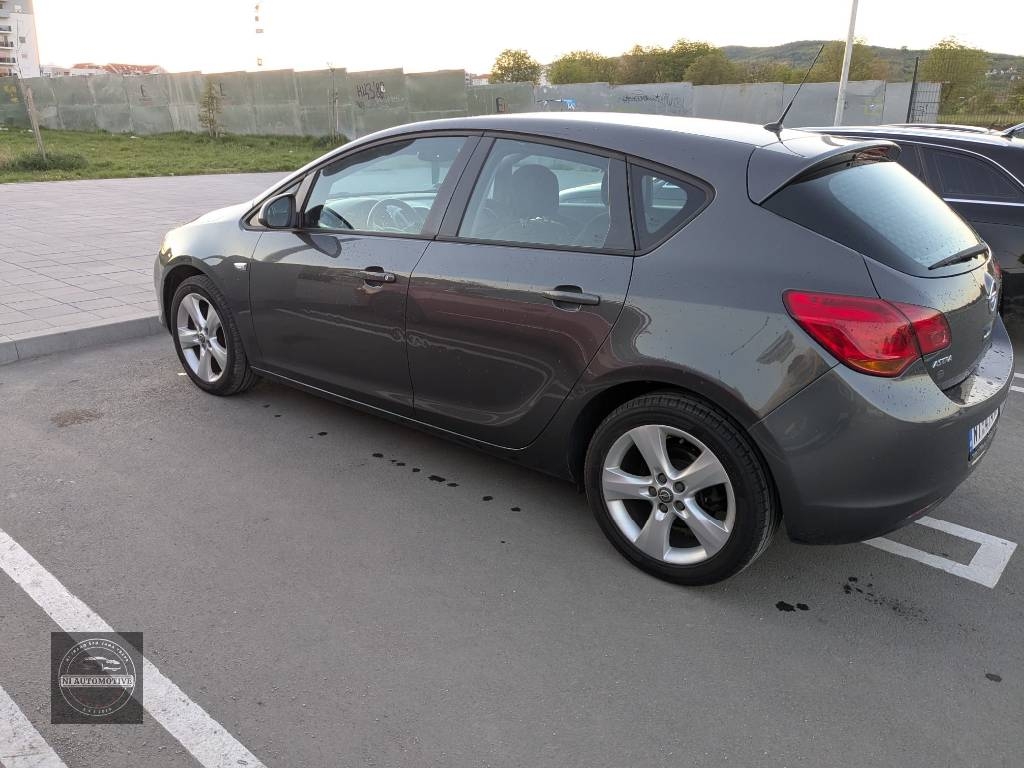 opel-astra-j-14-big-3