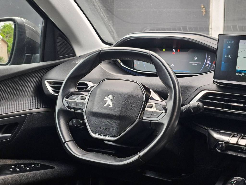 peugeot-5008-big-4
