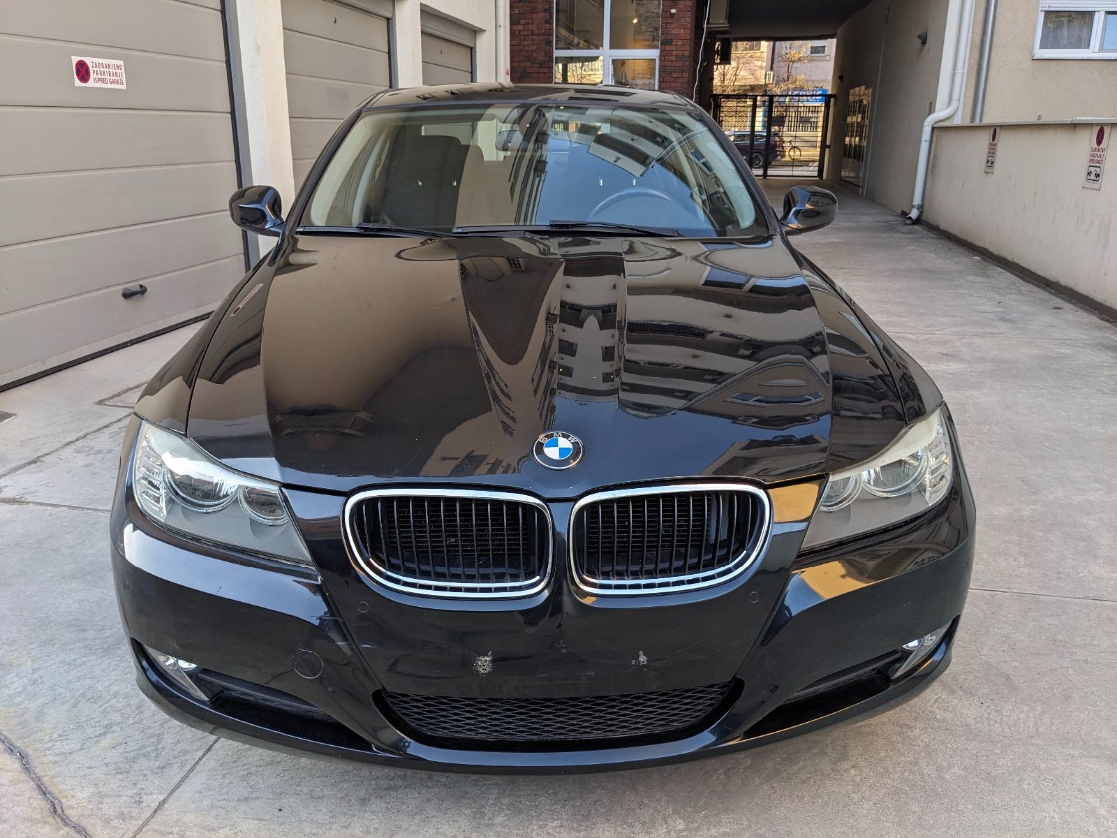 bmw-318i-e90-black-sapphire-big-1