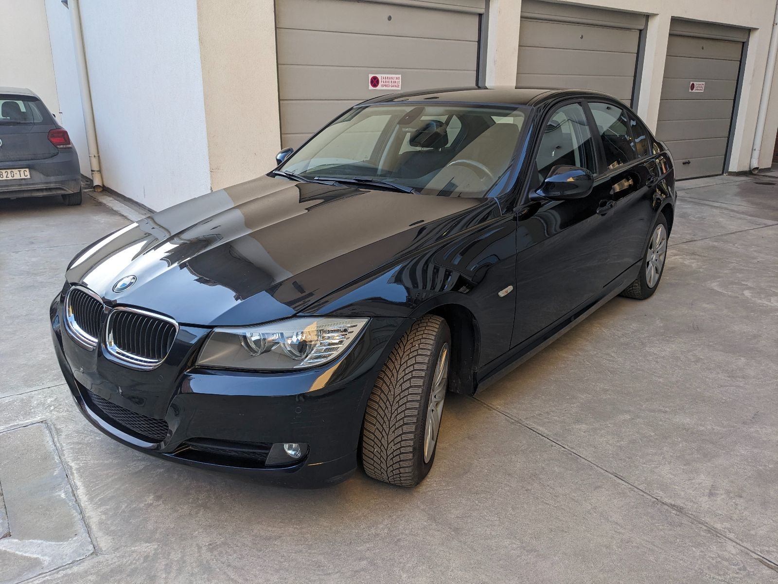 bmw-318i-e90-black-sapphire-big-2