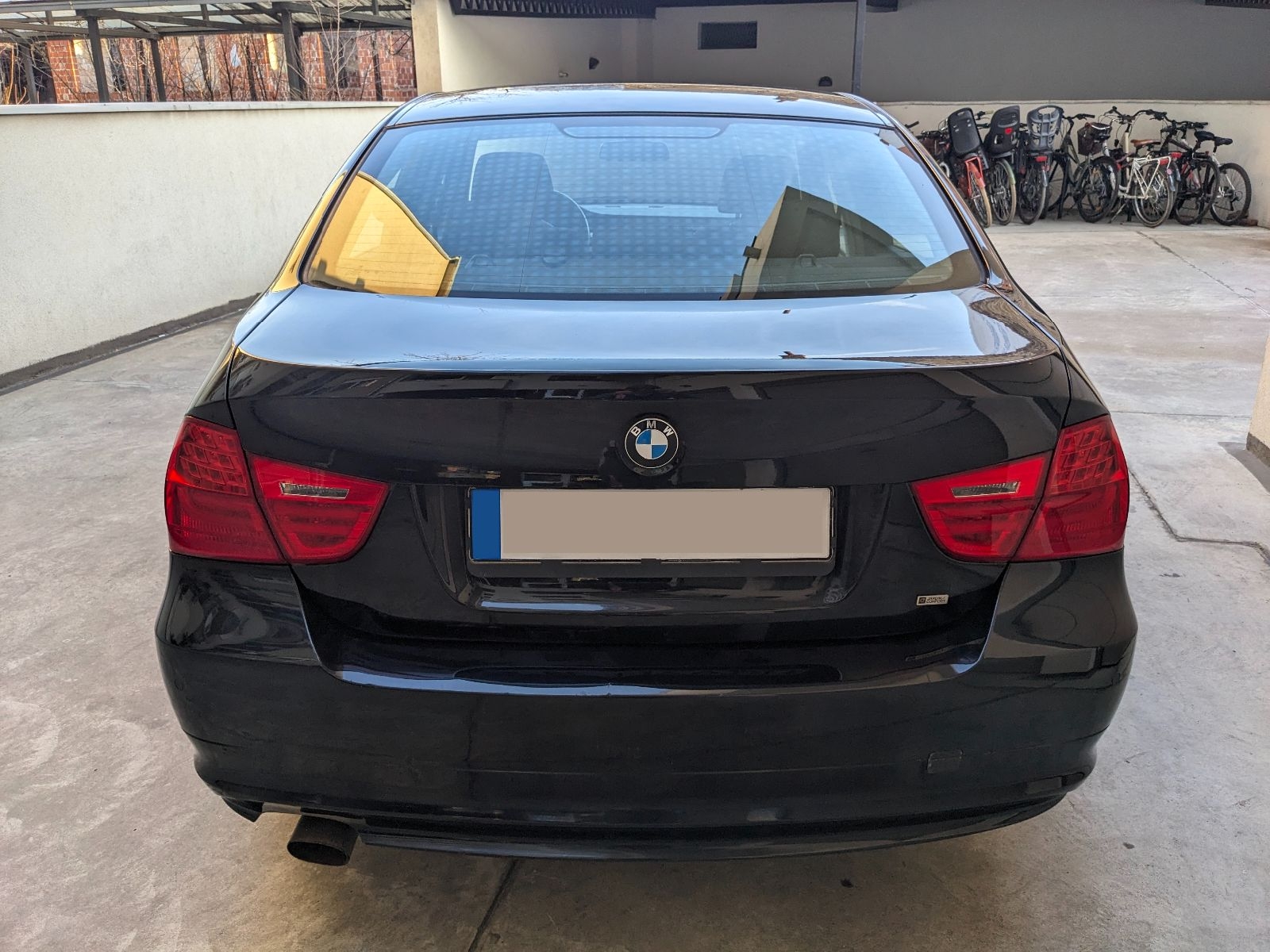 bmw-318i-e90-black-sapphire-big-5