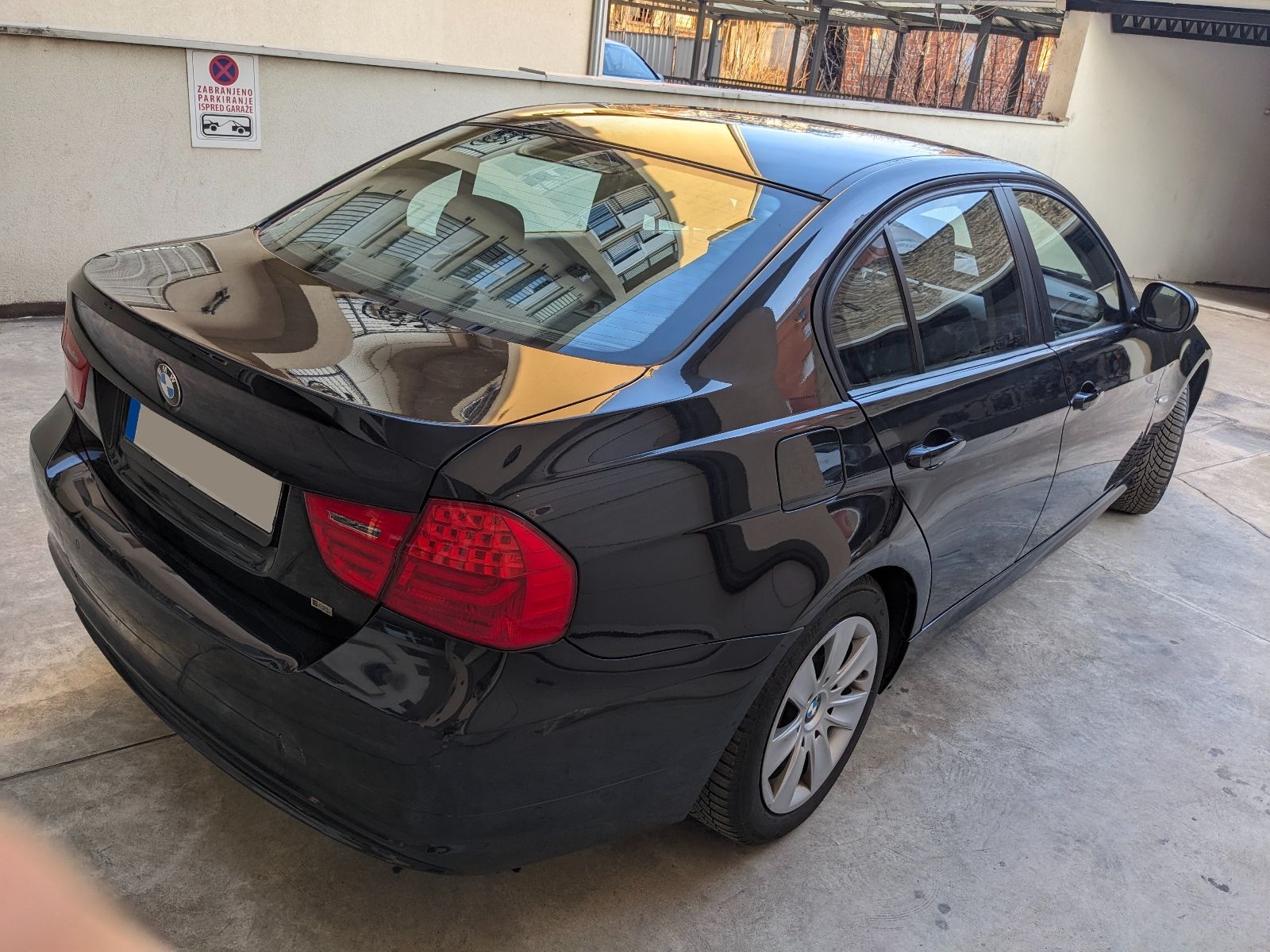 bmw-318i-e90-black-sapphire-big-6
